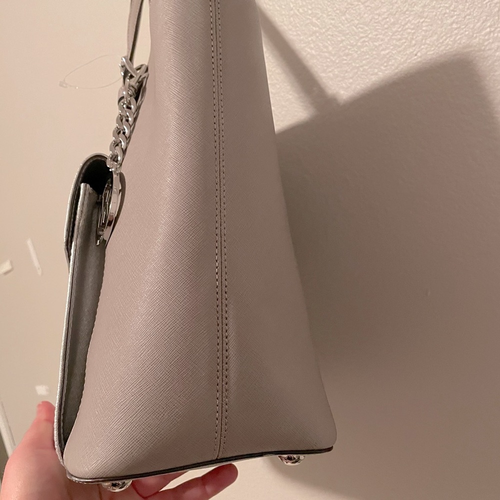 ❌SOLD❌Michael Kors Jet Set Tote Leather Grey Silver Bag - Picture 10 of 16